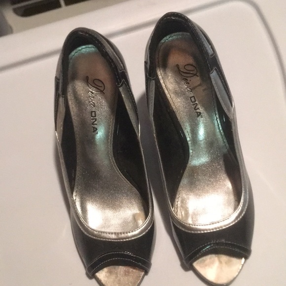 Shoes - Picture 2 of 4